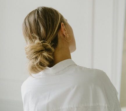 Effortless Elegance: The Ultimate Guide to Updo Hairstyles for Medium Hair