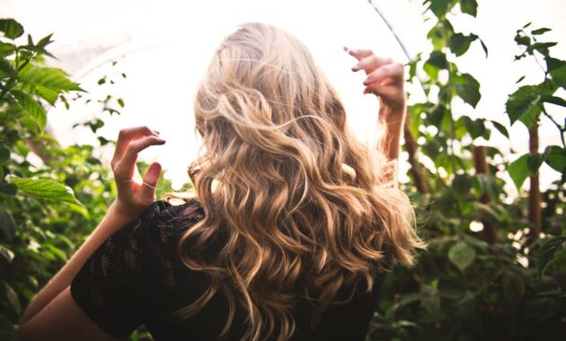 Effortless Elegance: Mastering Hairstyle Curls for Long Hair