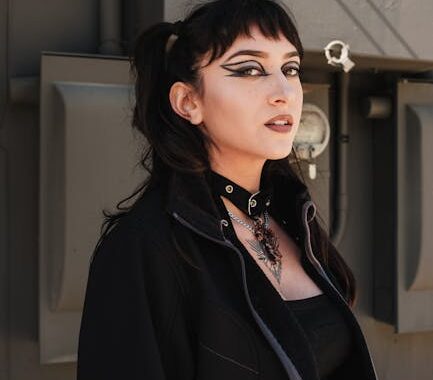 Short Goth Hairstyles: A Guide to Edgy, Chic, and Practical Looks
