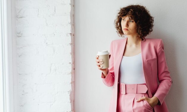 Work Hairstyles for Medium Hair: Professional Looks for Every Office