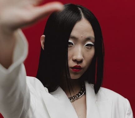 The Chic Appeal of Short Straight Korean Hairstyles: A Comprehensive Guide
